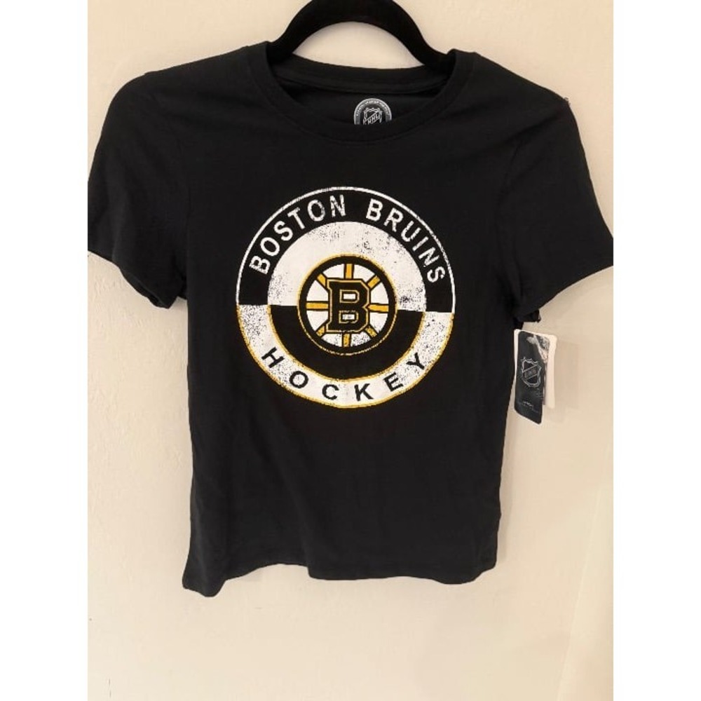NHL Boston Bruins Youth  T-Shirt- NWT- Size Large (10/12)